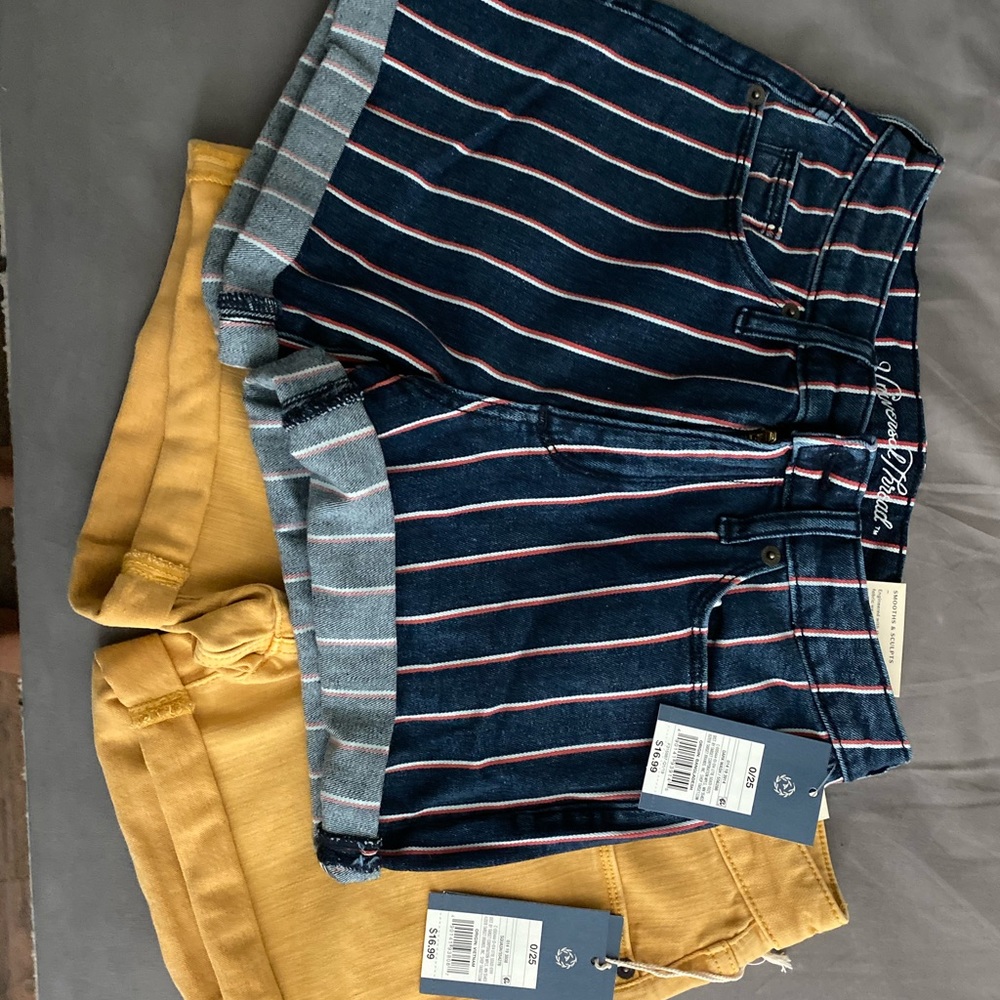 Universal Threads Jean Shorts